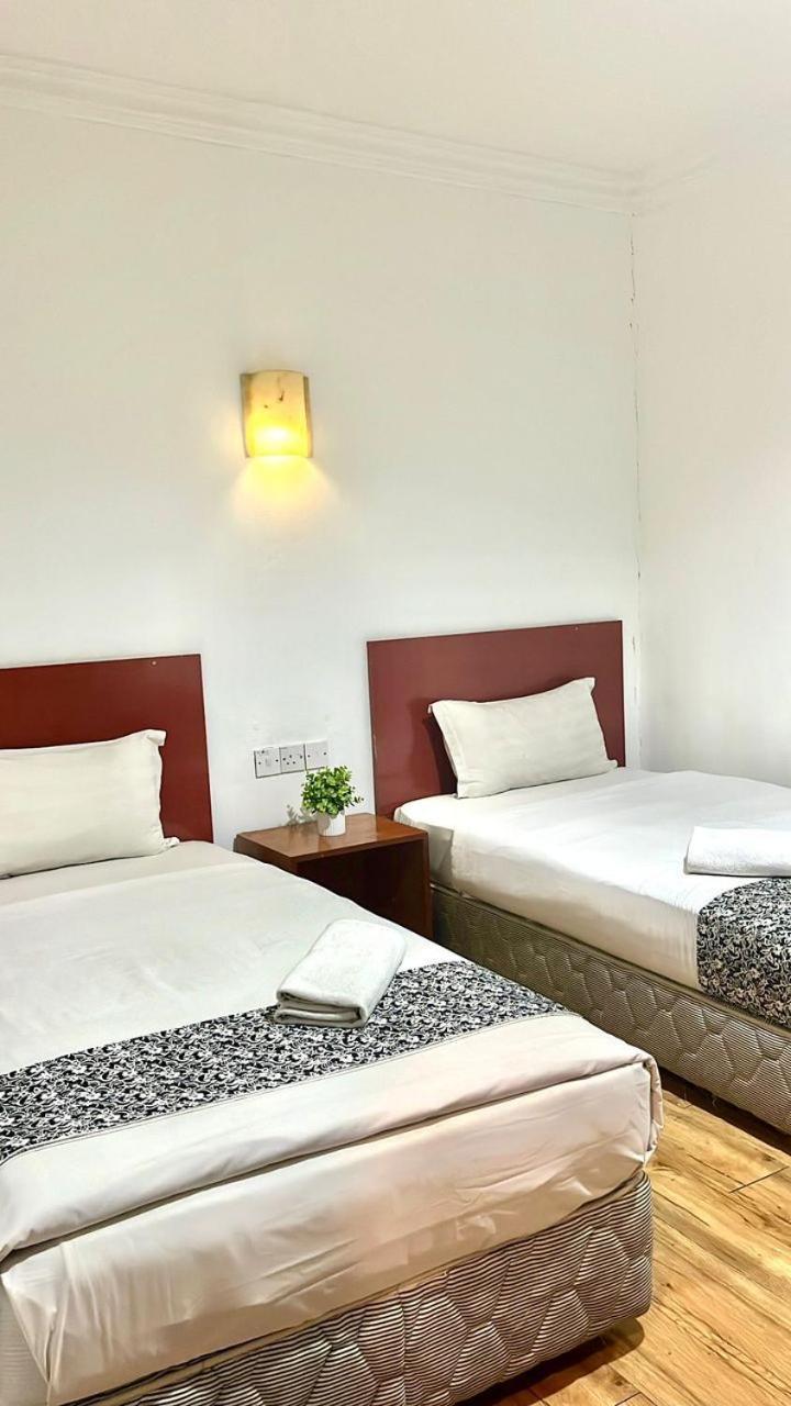 Switz Paradise Hotel - 5 Minute Walk To Centre Point And 10 Minute Walk To Waterfront- Kota Kinabalu Eksteriør billede