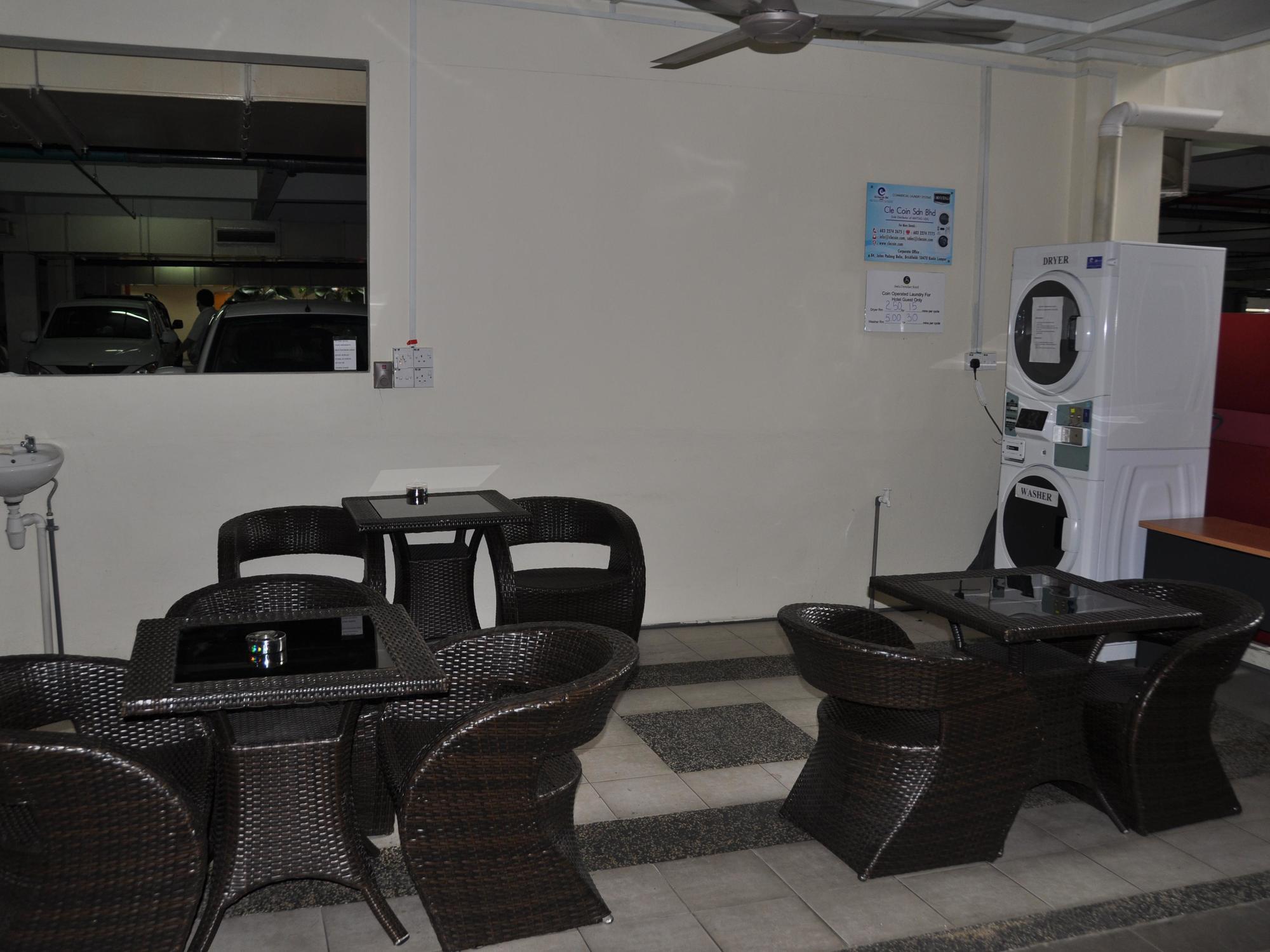 Switz Paradise Hotel - 5 Minute Walk To Centre Point And 10 Minute Walk To Waterfront- Kota Kinabalu Eksteriør billede