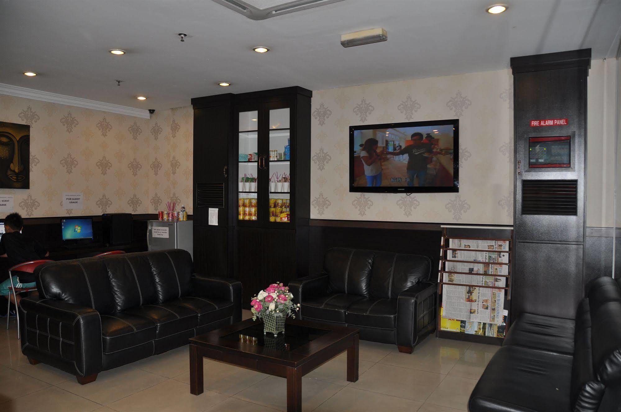 Switz Paradise Hotel - 5 Minute Walk To Centre Point And 10 Minute Walk To Waterfront- Kota Kinabalu Eksteriør billede